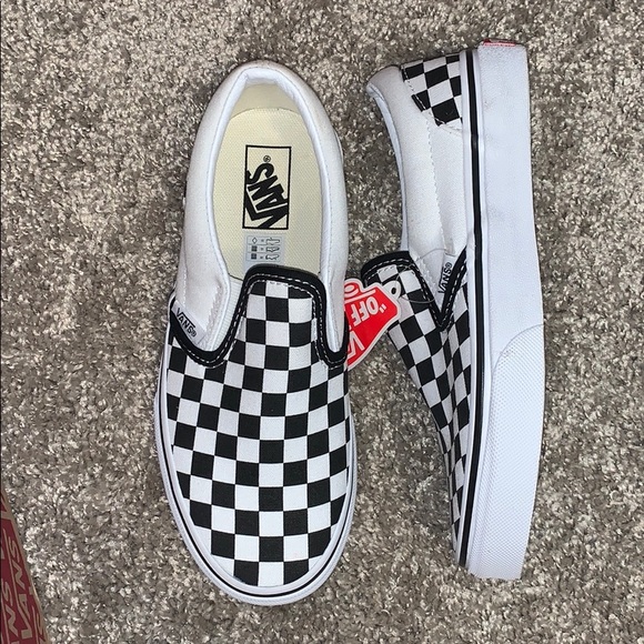 low cut checkered vans